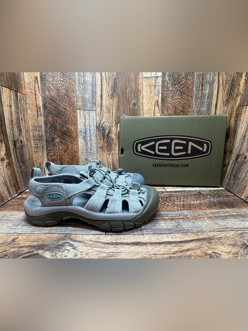 Like New Keen Newport H2 Waterproof Women’s Sandals US Women’s Size 6